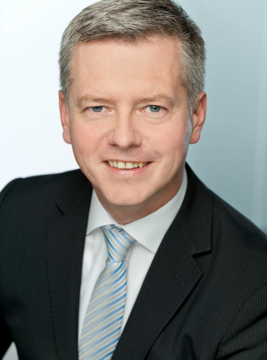Andreas Hellenbrand (PwC)